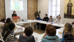 Семинар по сказкотерапии для педагогов воскресной школы Покровского собора провела психолог Светлана Резник