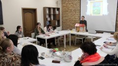 Семинар по сказкотерапии для педагогов воскресной школы Покровского собора провела психолог Светлана Резник