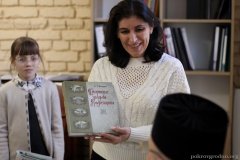 Владыка Артемий пообщался с воспитанниками певческой студии "Соборные воробушки"