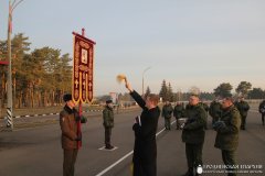 Руководитель военного отдела освятил хоругвь в В/Ч 05733