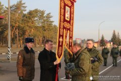 Руководитель военного отдела освятил хоругвь в В/Ч 05733