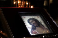 Архиепископ Артемий совершил повечерие с чтением Великого канона в Покровском соборе