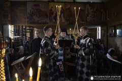 Чытанне пакаяннага канона Андрэя Крыцкага ў храме прыхода свяціцеля Спірыдона Трыміфунцкага