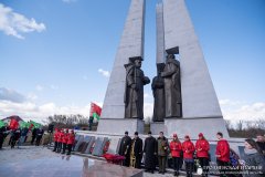 Духовенство Зельвенского благочиния приняло участие в акции по забору земли с мест воинских захоронений