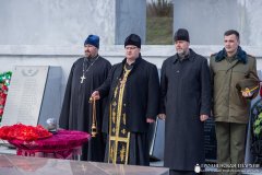 Духовенство Зельвенского благочиния приняло участие в акции по забору земли с мест воинских захоронений