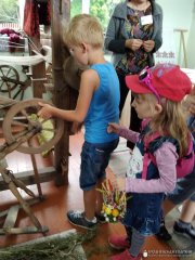 Подопечные Гродненского благотворительного общества посетили Центр ремесел «Наследие» 