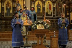 Архиепископ Артемий возглавил в Покровском соборе акафист Пресвятой Богородице в день сугубой молитвы за Беларусь