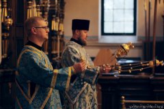 В Праздник Покрова Пресвятой Богородицы митрополит Вениамин возглавил литургию в Покровском соборе 