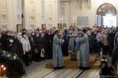 В Праздник Покрова Пресвятой Богородицы митрополит Вениамин возглавил литургию в Покровском соборе 