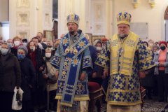 В Праздник Покрова Пресвятой Богородицы митрополит Вениамин возглавил литургию в Покровском соборе 