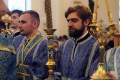 В Праздник Покрова Пресвятой Богородицы митрополит Вениамин возглавил литургию в Покровском соборе 