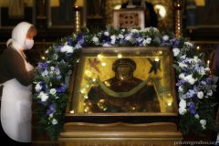 В Праздник Покрова Пресвятой Богородицы митрополит Вениамин возглавил литургию в Покровском соборе 