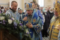 В Праздник Покрова Пресвятой Богородицы митрополит Вениамин возглавил литургию в Покровском соборе 