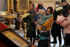 В день памяти своего небесного покровителя архиепископ Артемий возглавил литургию в Покровском соборе