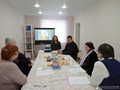 Рождественская встреча участников общества инвалидов города Мосты с настоятелем храма пророка Ильи Рождественская встреча участников общества инвалидов города Мосты с настоятелем храма пророка Ильи