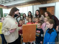 Учащиеся воскресной школы посетили выставку картин "В ожидании весны" Учащиеся воскресной школы посетили выставку картин "В ожидании весны"