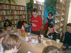 В Остринской горпоселковой библиотеке прошел круглый стол "Животворный источник православной книги" В Остринской горпоселковой библиотеке прошел круглый стол "Животворный источник православной книги"