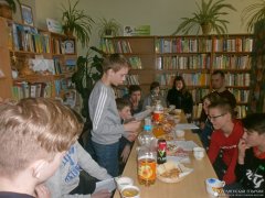 В Остринской горпоселковой библиотеке прошел круглый стол "Животворный источник православной книги" В Остринской горпоселковой библиотеке прошел круглый стол "Животворный источник православной книги"