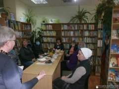 В Остринской горпоселковой библиотеке состоялась встреча Клуба неравнодушных мам В Остринской горпоселковой библиотеке состоялась встреча Клуба неравнодушных мам