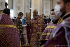 Архиепископ Артемий возглавил в Покровском соборе всенощное бдение с чином выноса Креста Архиепископ Артемий возглавил в Покровском соборе всенощное бдение с чином выноса Креста