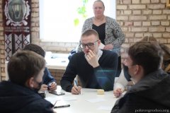 Интеллектуальную игру "Что? Где? Когда?" провели в воскресной школе Покровского собора