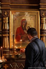 Архиепископ Артемий возглавил утреню с чтением Акафиста Пресвятой Богородице в Покровском соборе