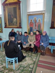 Беседа с прихожанам в храме деревни Лаша Беседа с прихожанам в храме деревни Лаша