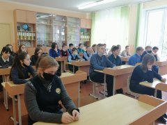 Священник принял участие в мероприятии в рамках проекта "ШАГ" в Дубненской средней школе Священник принял участие в мероприятии в рамках проекта "ШАГ" в Дубненской средней школе