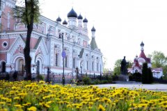 В Неделю 2-ю по Пасхе, апостола Фомы, литургию в Покровском соборе возглавил архиепископ Артемий В Неделю 2-ю по Пасхе, апостола Фомы, литургию в Покровском соборе возглавил архиепископ Артемий