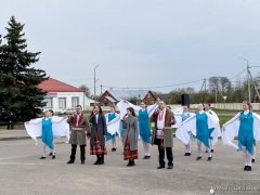В центре агрогородка Озеры прошло праздничное мероприятие в честь Святой Пасхи