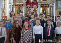 В храме поселка Зельва состоялся утренник воскресной школы в честь дня святых жен-мироносиц