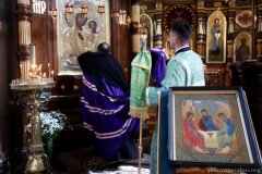 Накануне дня Святой Троицы Епископ Антоний совершил всенощное бдение в Покровском соборе