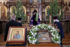 Накануне дня Святой Троицы Епископ Антоний совершил всенощное бдение в Покровском соборе