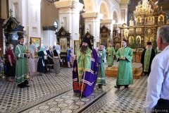 Накануне дня Святой Троицы Епископ Антоний совершил всенощное бдение в Покровском соборе