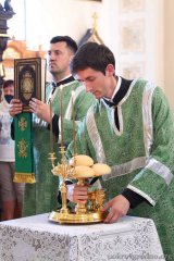 Накануне дня Святой Троицы Епископ Антоний совершил всенощное бдение в Покровском соборе