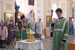 Накануне дня Святой Троицы Епископ Антоний совершил всенощное бдение в Покровском соборе