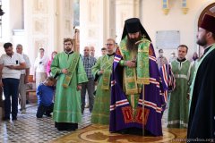 Накануне дня Святой Троицы Епископ Антоний совершил всенощное бдение в Покровском соборе