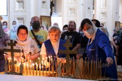 В Троицкую родительскую субботу епископ Антоний совершил Божественную литургию и панихиду в Покровском соборе