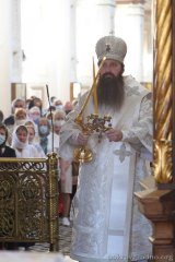 В Троицкую родительскую субботу епископ Антоний совершил Божественную литургию и панихиду в Покровском соборе