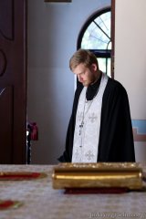 В Троицкую родительскую субботу епископ Антоний совершил Божественную литургию и панихиду в Покровском соборе