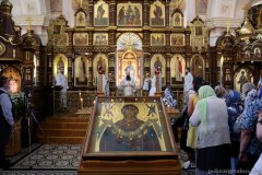 В Троицкую родительскую субботу епископ Антоний совершил Божественную литургию и панихиду в Покровском соборе