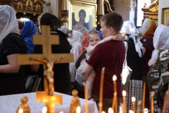 В Троицкую родительскую субботу епископ Антоний совершил Божественную литургию и панихиду в Покровском соборе