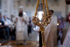 В Троицкую родительскую субботу епископ Антоний совершил Божественную литургию и панихиду в Покровском соборе