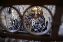 В Троицкую родительскую субботу епископ Антоний совершил Божественную литургию и панихиду в Покровском соборе