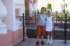 В Троицкую родительскую субботу епископ Антоний совершил Божественную литургию и панихиду в Покровском соборе