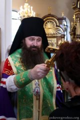 Епископ Антоний совершил в Покровском соборе молебен с чтением акафиста Пресвятой Богородице