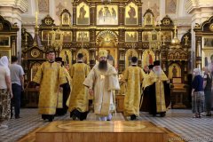 Накануне праздника Собора Всех Святых епископ Антоний совершил всенощное бдение в Покровском соборе