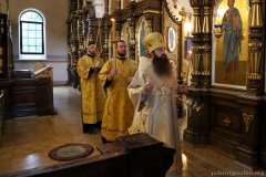 Накануне праздника Собора Всех Святых епископ Антоний совершил всенощное бдение в Покровском соборе