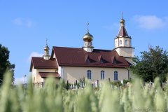 Епіскап Антоній узначаліў служэнне літургіі ў Крыжаўздзвіжанскім храме вёскі Свіслач 