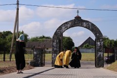 Епіскап Антоній узначаліў служэнне літургіі ў Крыжаўздзвіжанскім храме вёскі Свіслач 